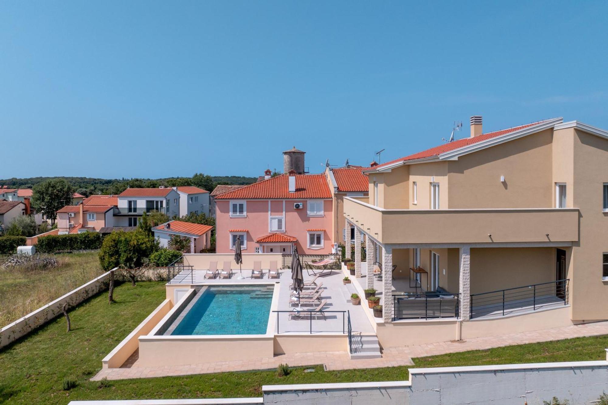 Paris Villa *