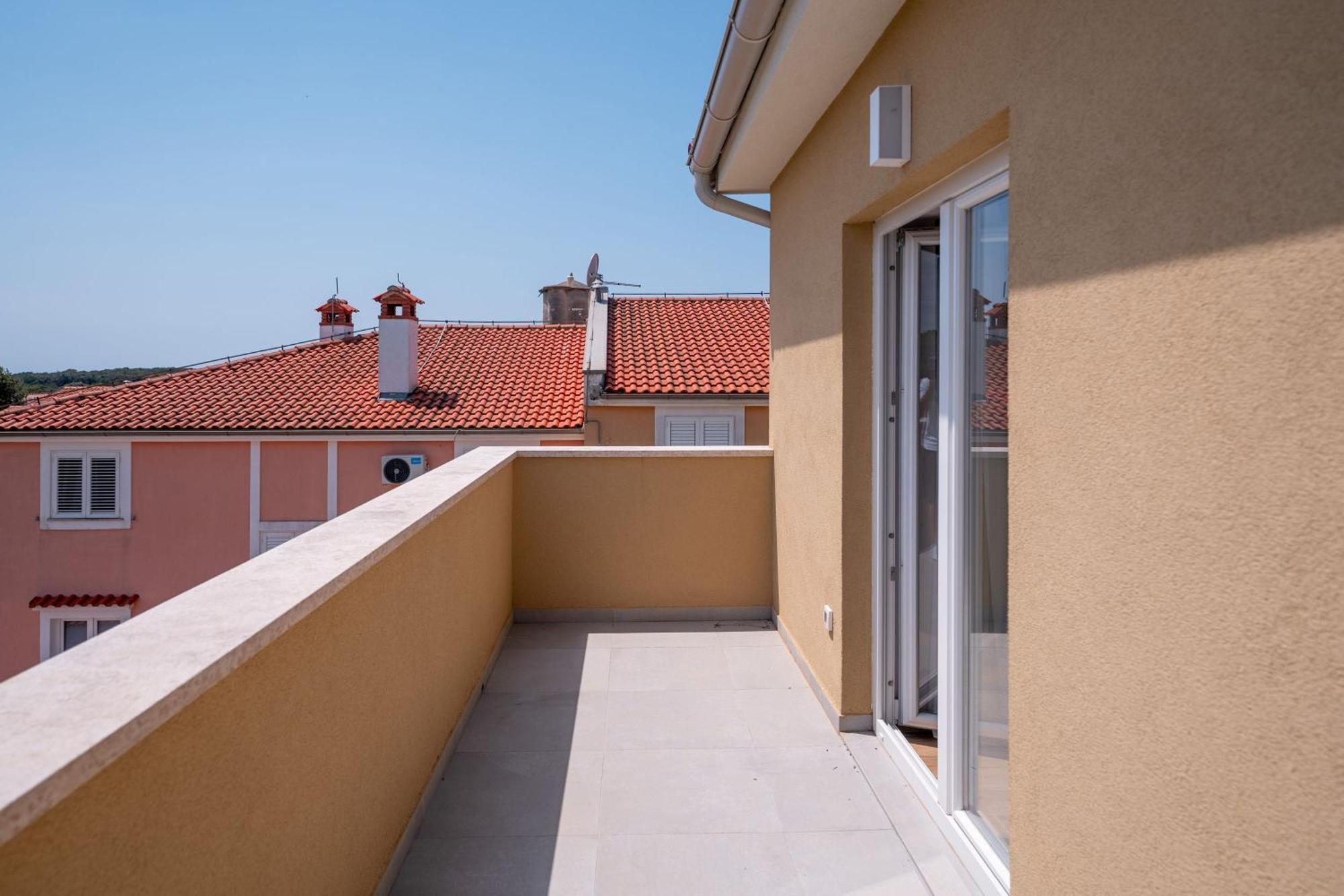 Paris Villa *